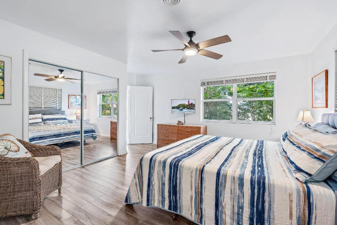 733 Waterway Dr-8