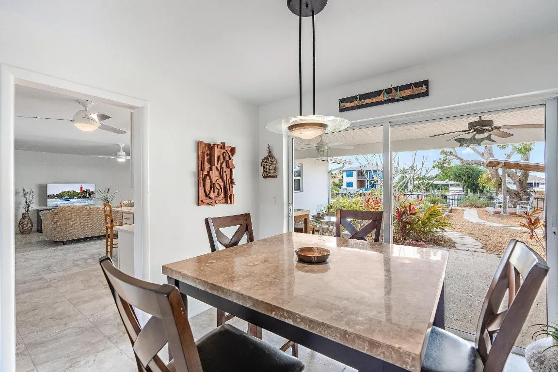 733 Waterway Dr-14