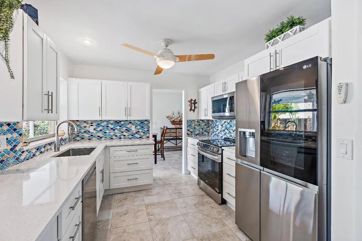 733 Waterway Dr-10