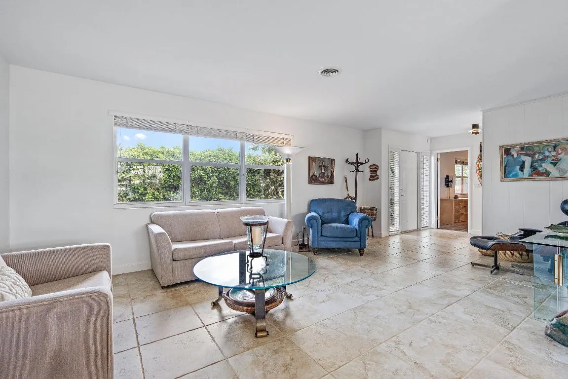 733 Waterway Dr-16