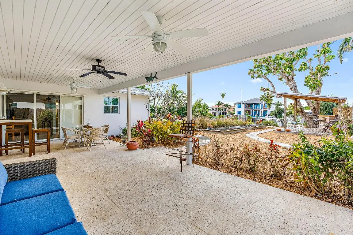 733 Waterway Dr-25