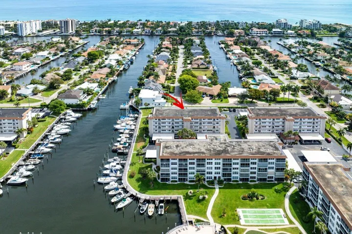 1.1 MILE TO THE BEACH WOW 'LOCATION LOCATION'