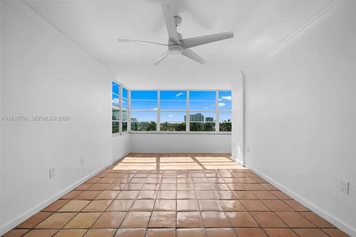 East Facing Office/Lounge