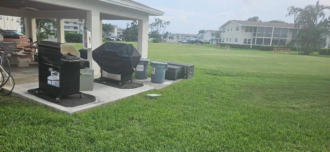 gazebo and putting green1
