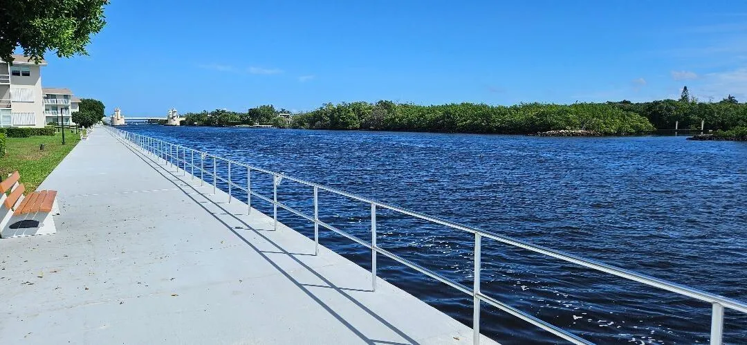 promenade north