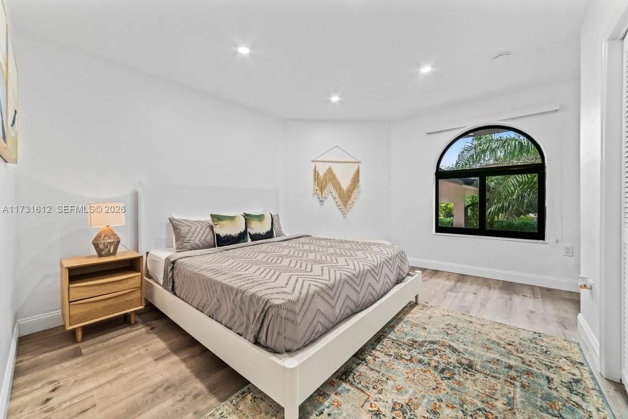 Property photo 77