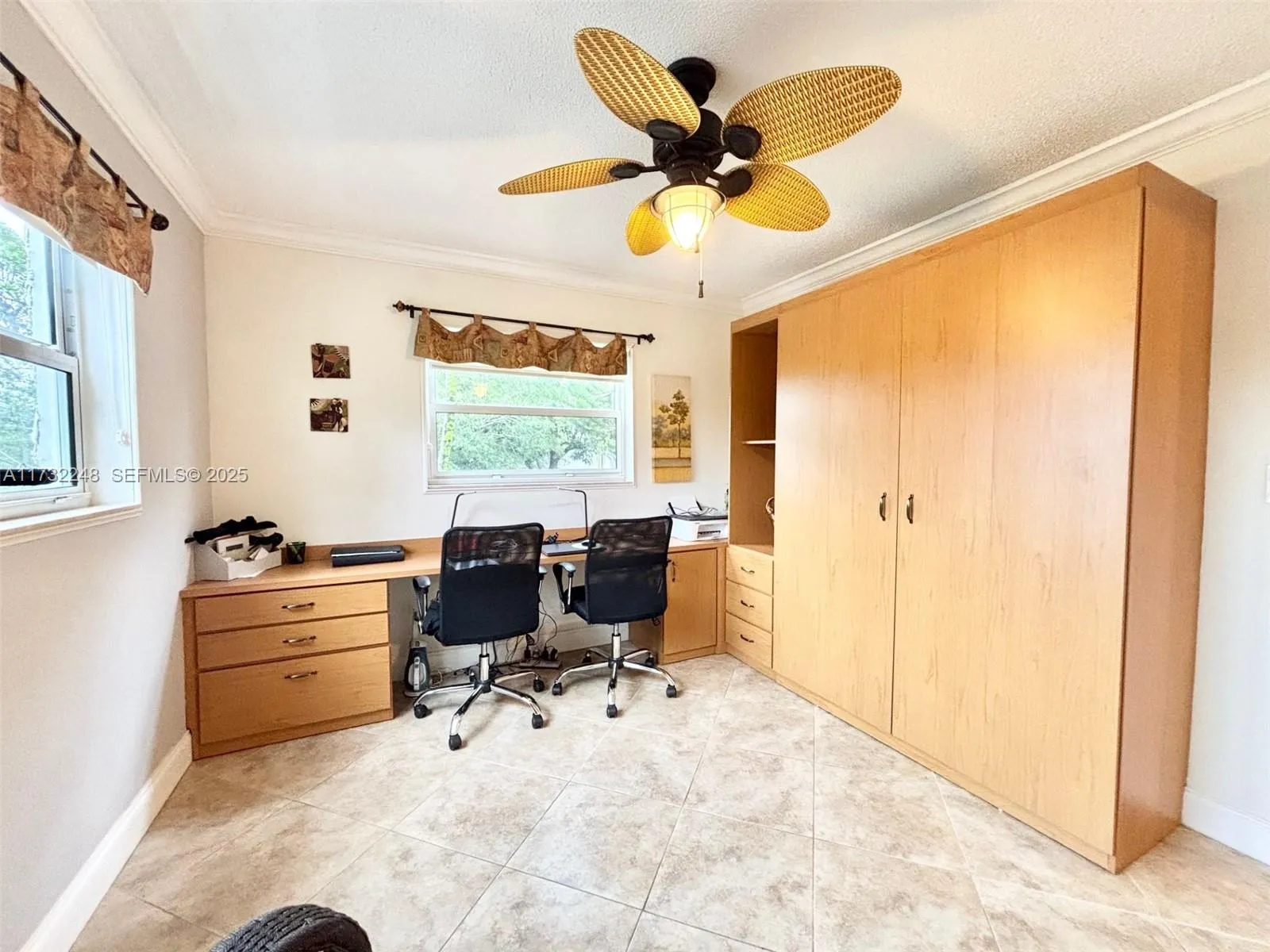 Office with Murphy Bed