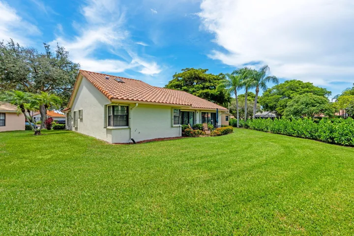 Oversized Lot 4520 Catamaran Cir