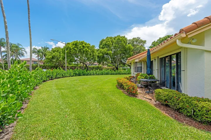 Oversized Lot 4520 Catamaran Cir