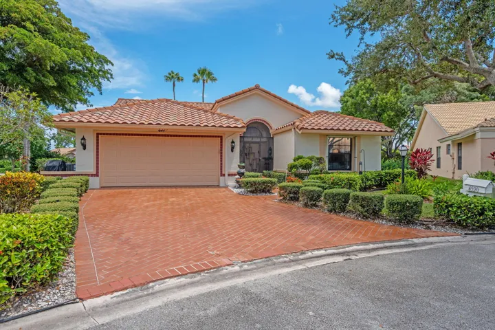 Exterior 4520 Catamaran Cir