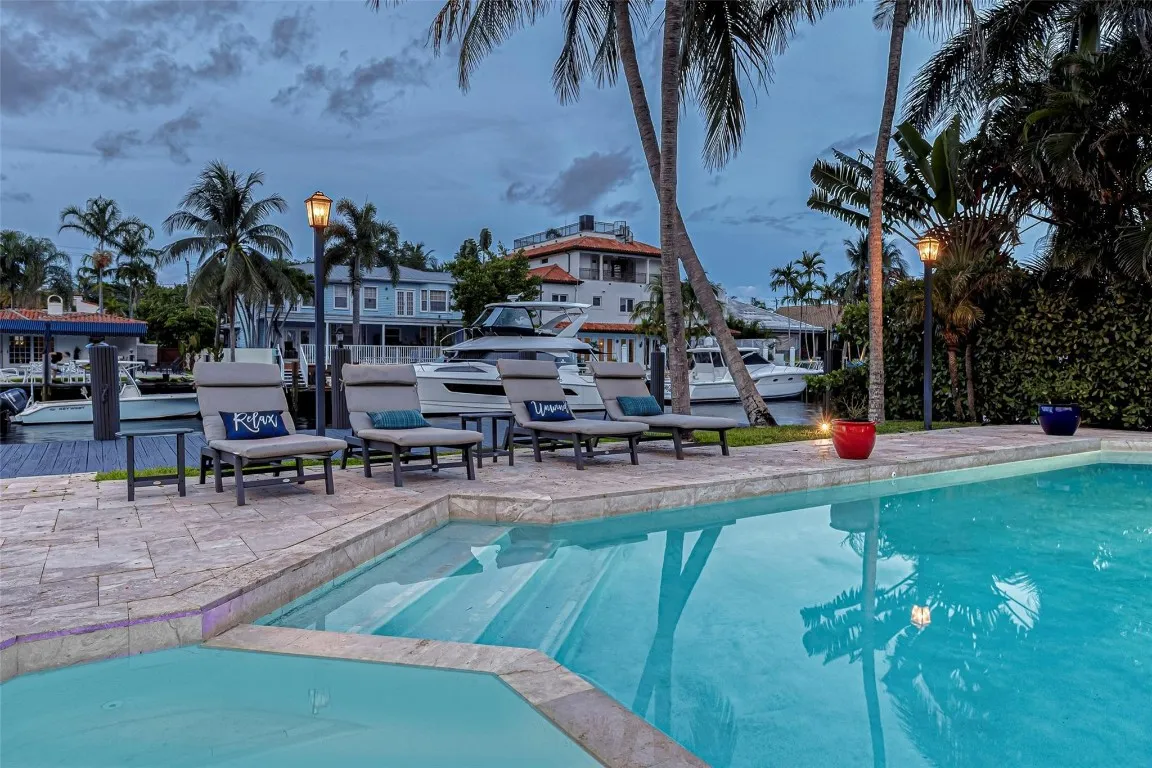 Waterfront Heated Pool & Hot TUB
