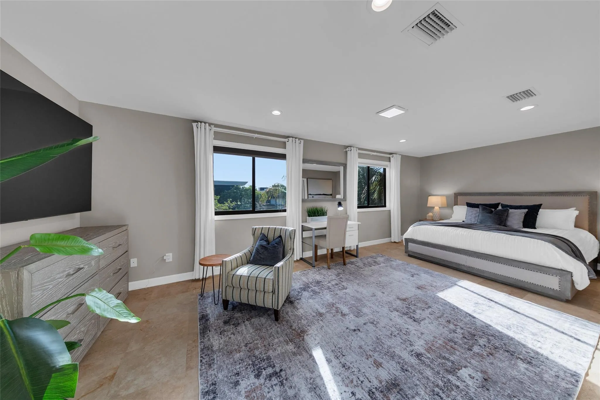 2nd Primary located on 3rd Floor (#2) with En Suite Bathroom, Desk & Sitting Area
