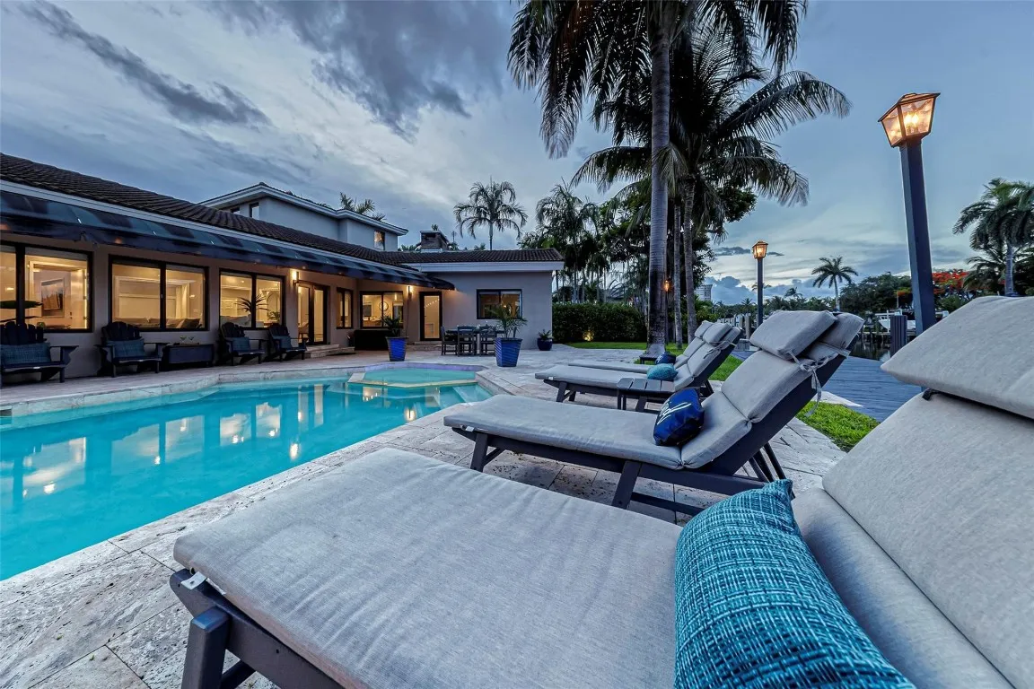 Back patio and lounge area