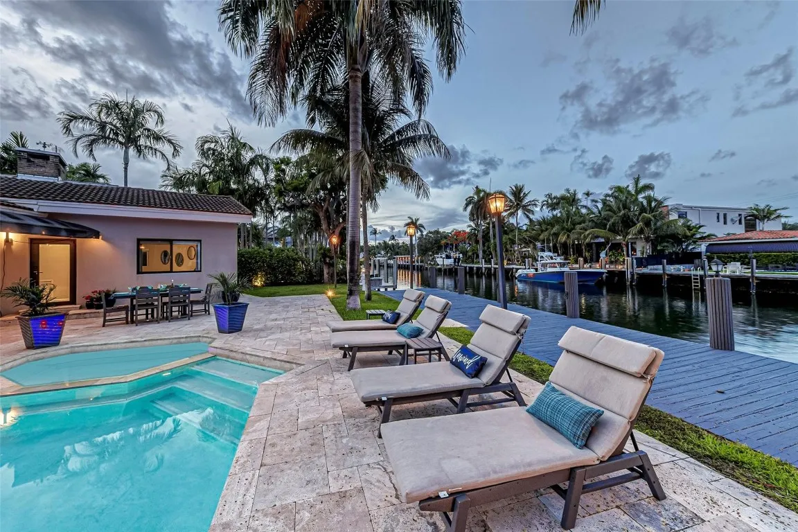 Back patio and lounge area