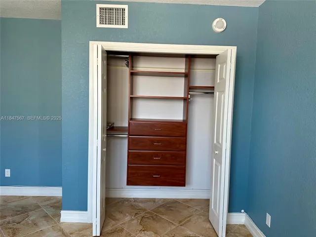 SECOND ROOM