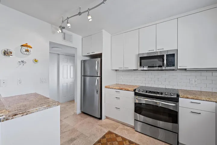 Kitchen 2 (1)