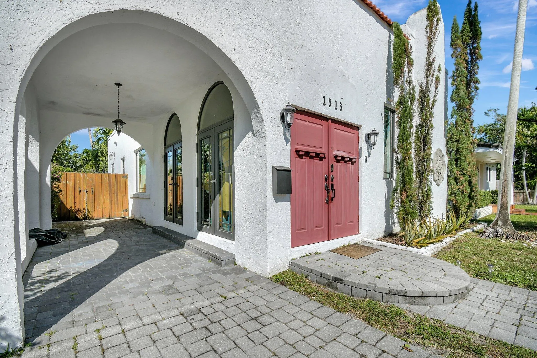 1513 Adams Street