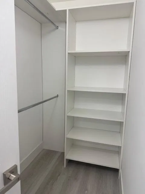 Walking Closet
