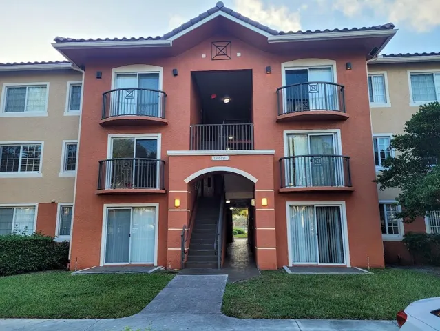 BLD #1505 next to the clubhouse, pool, & fitness center!