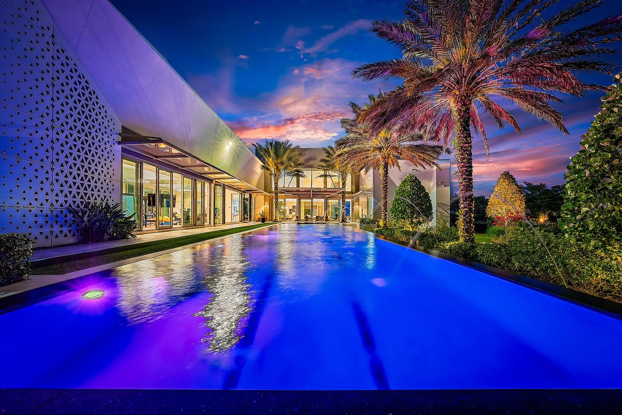 Custom landscape lighting
