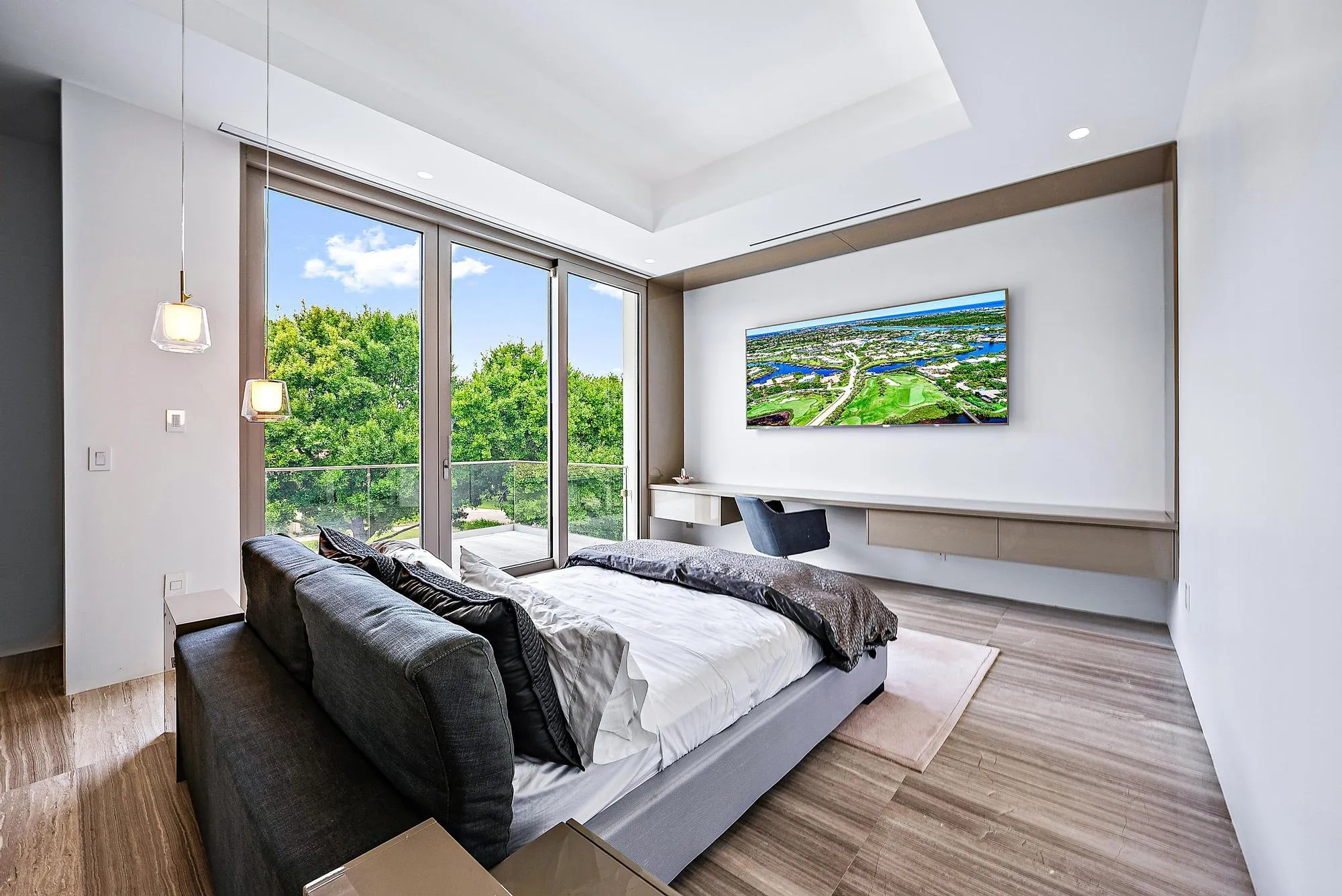 Guest bedroom