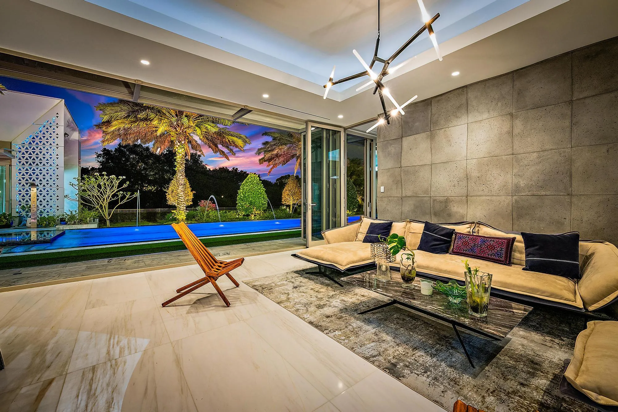 Indoor/outdoor loggia