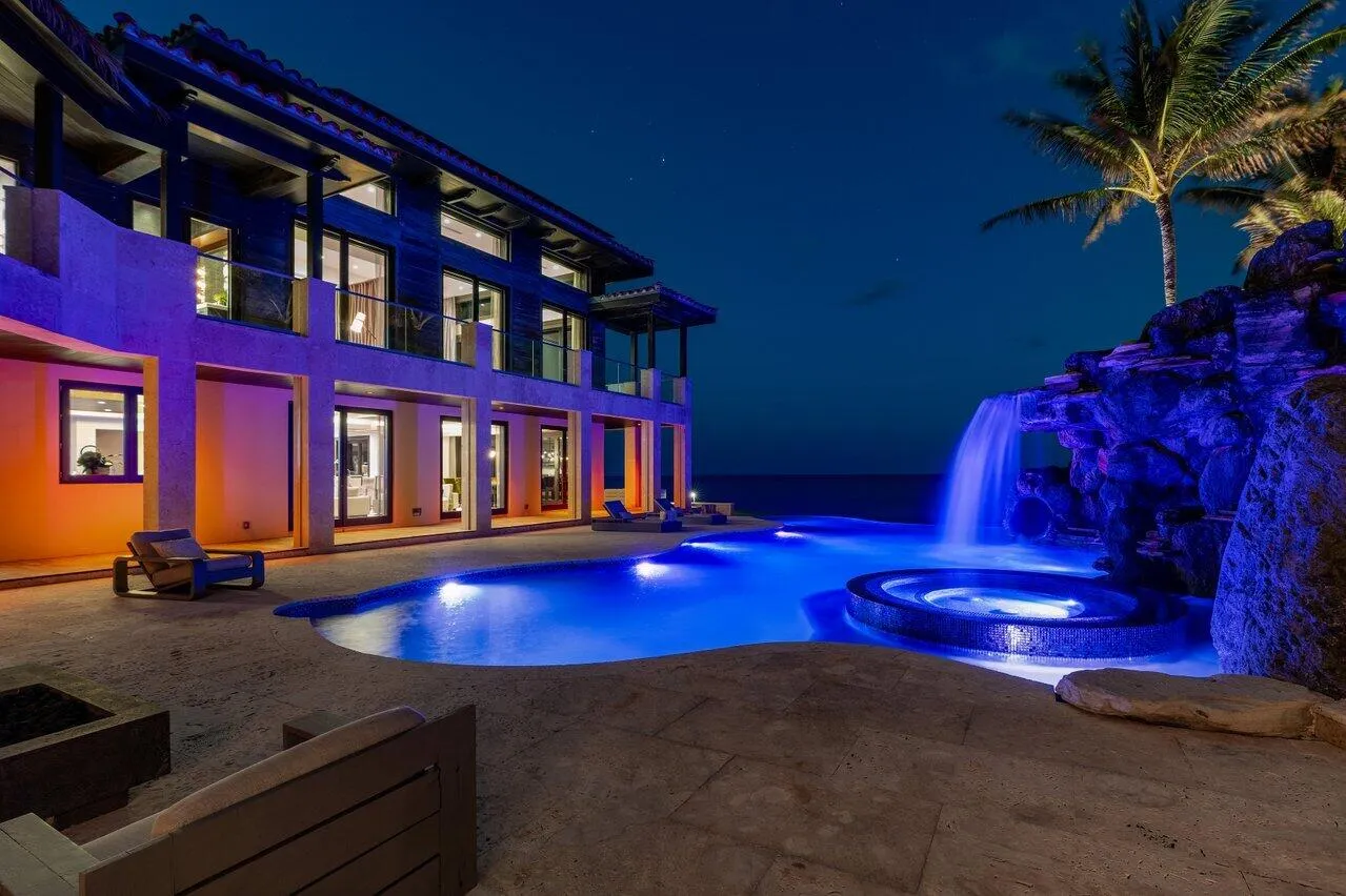 Pool/Waterfall/Spa Night
