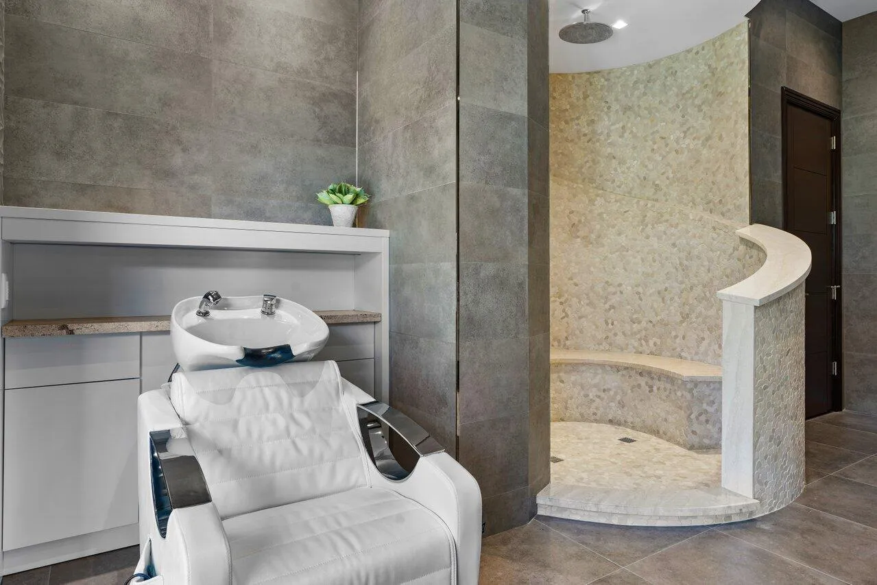 Retreat Spa and Salon Hair Station
