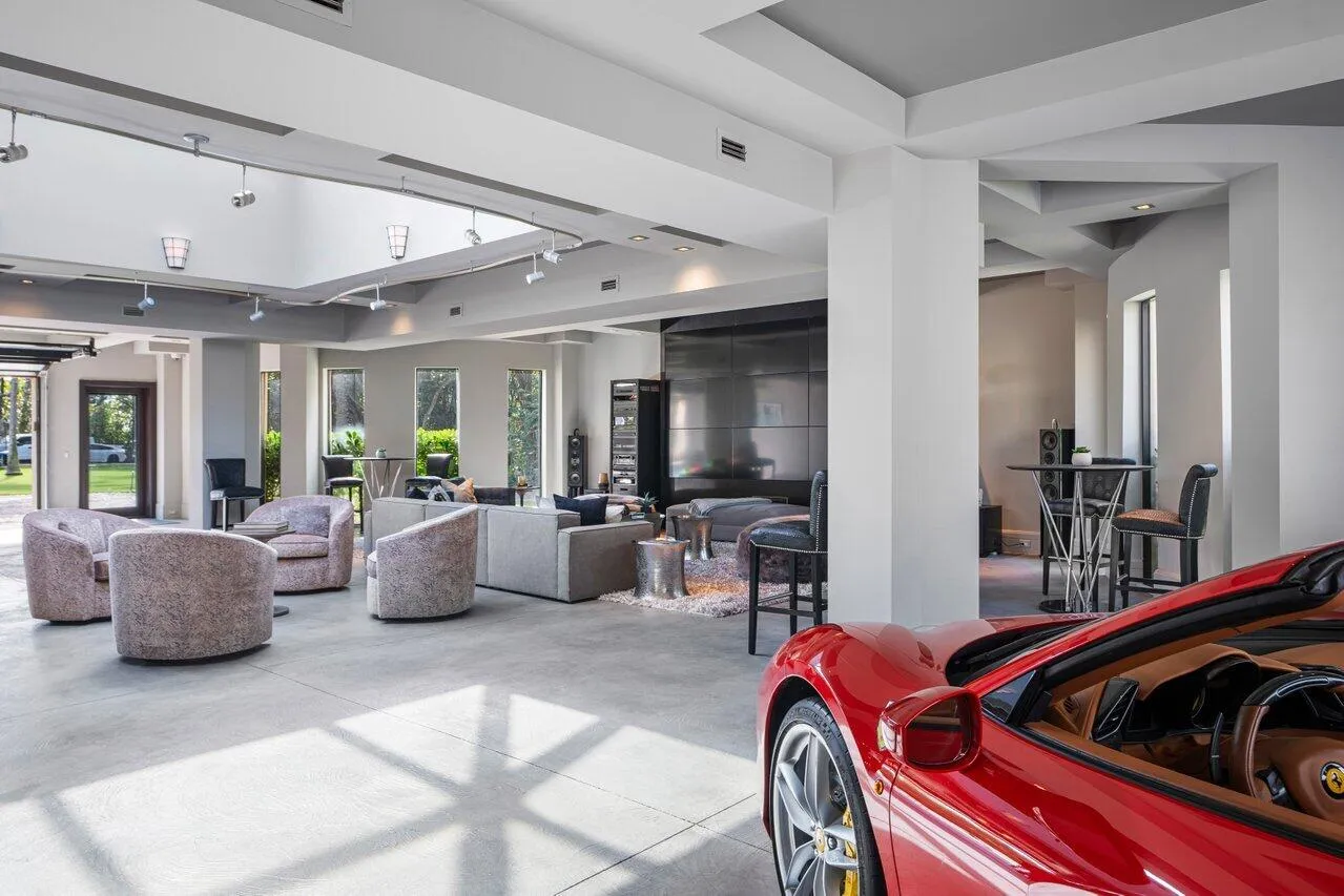 Coconut Club Room