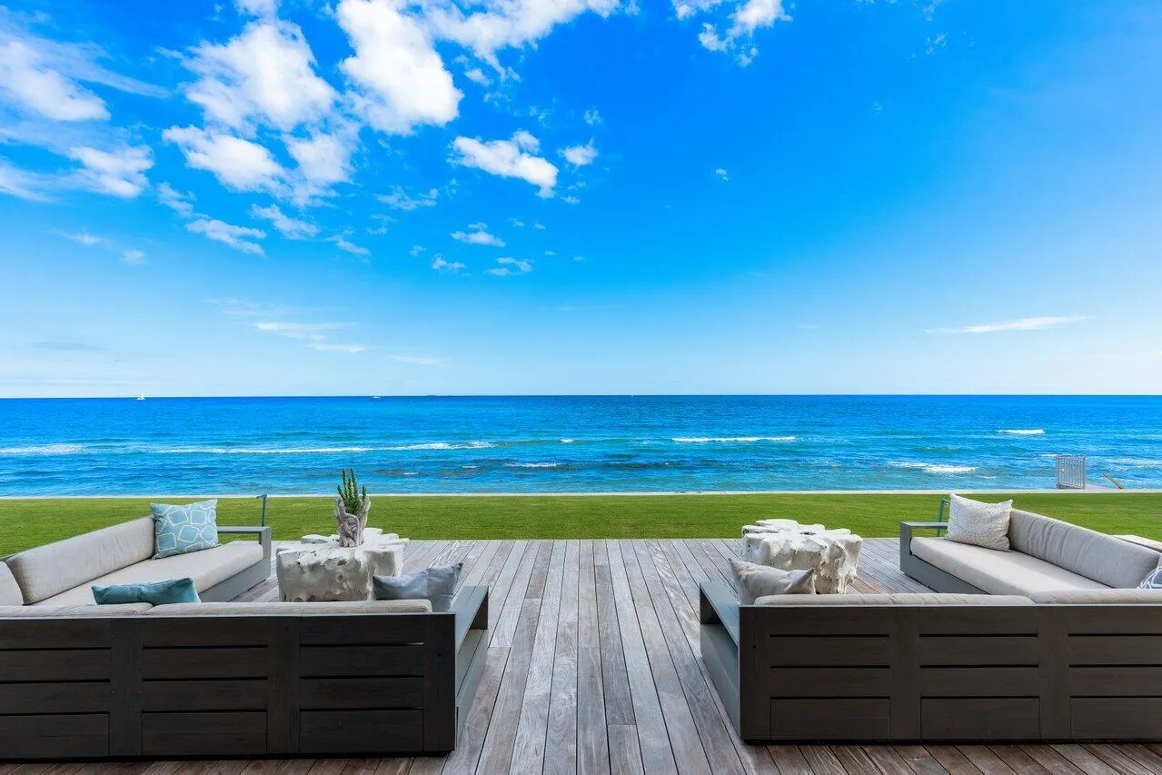 Ocean Breeze Floating Terrace