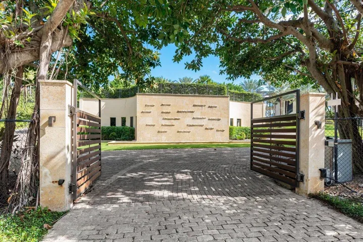 Entry/Waterfall