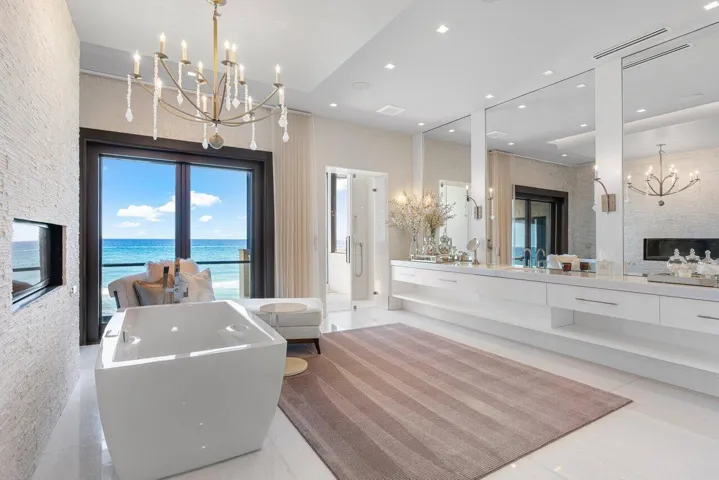 Grand Primary Ocean Bath