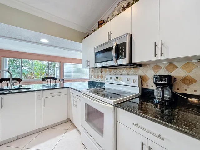 2686 SW Fairgreen Road-17