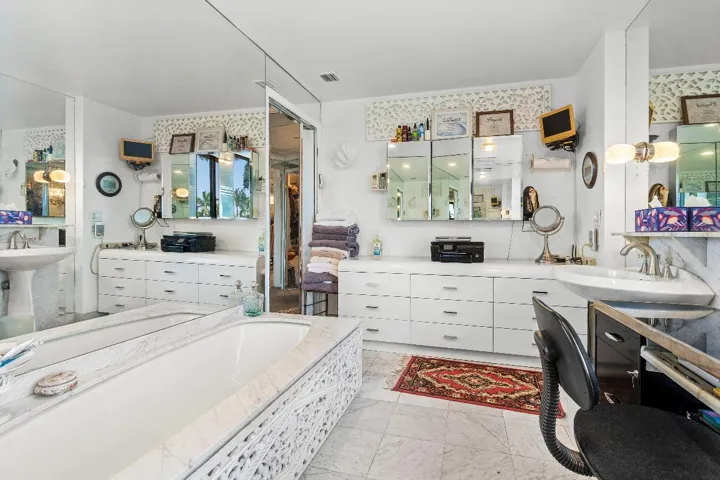 033-150BradleyPlace-101-PalmBeach-FL-334