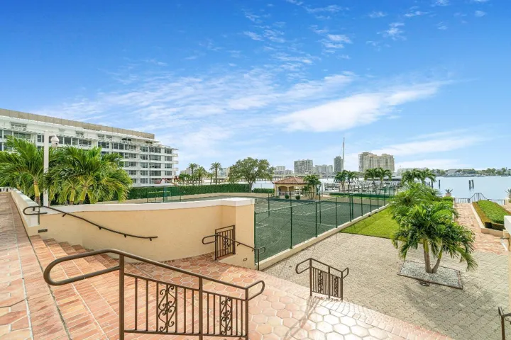 048-150BradleyPlace-101-PalmBeach-FL-334
