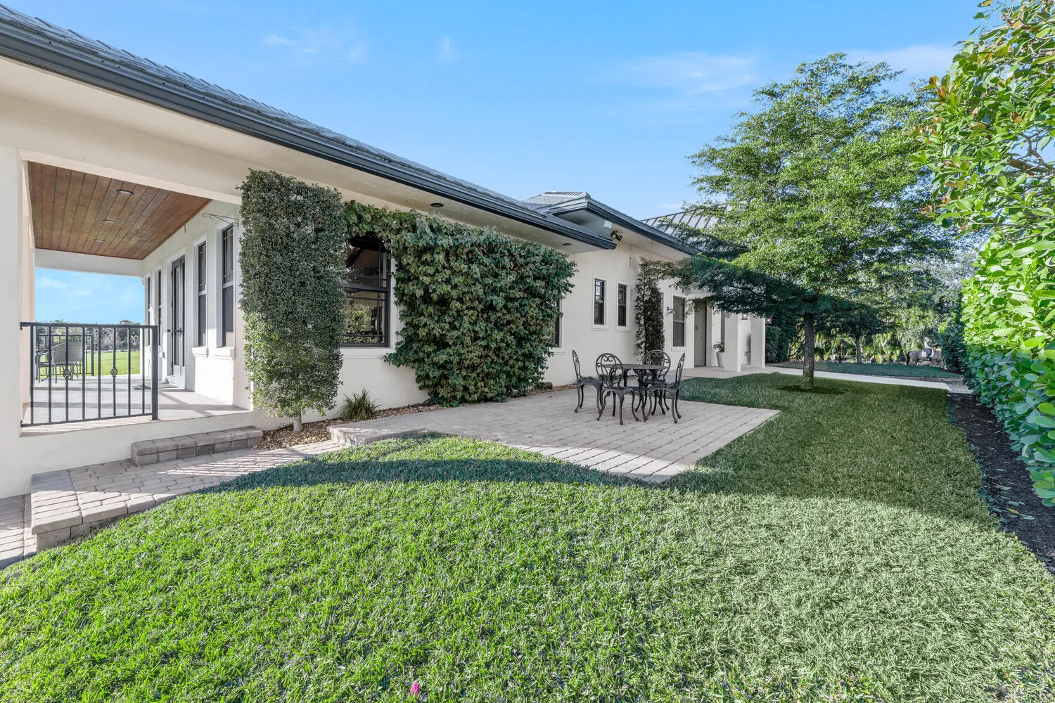 4915 Stables Way Wellington FL-large-126
