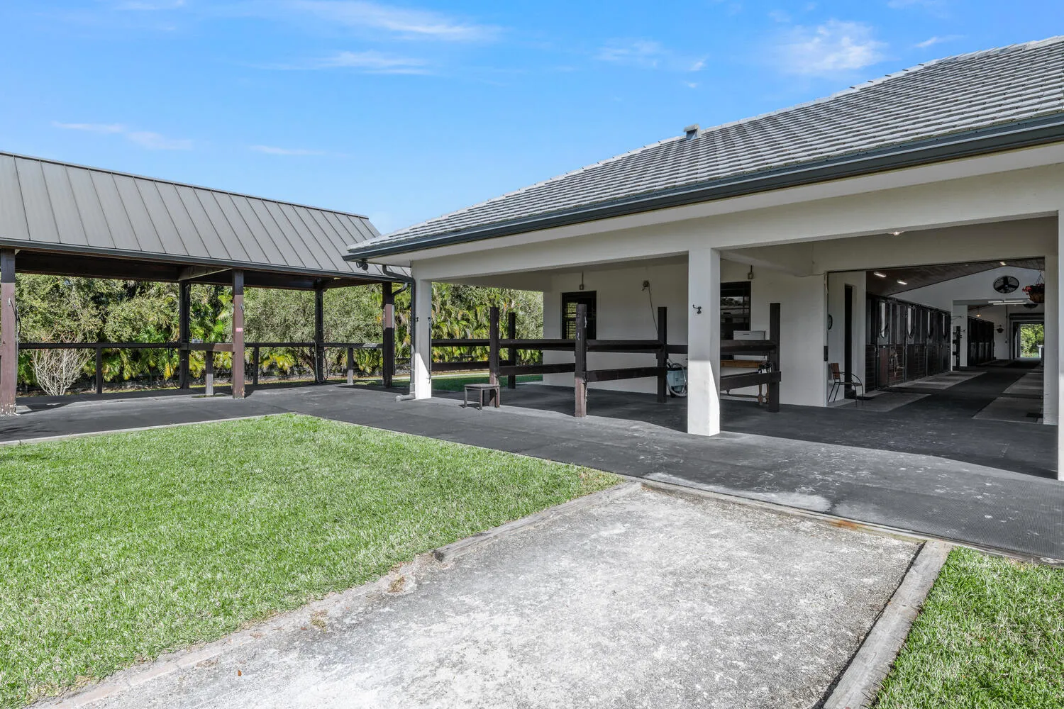 4915 Stables Way Wellington FL-large-054