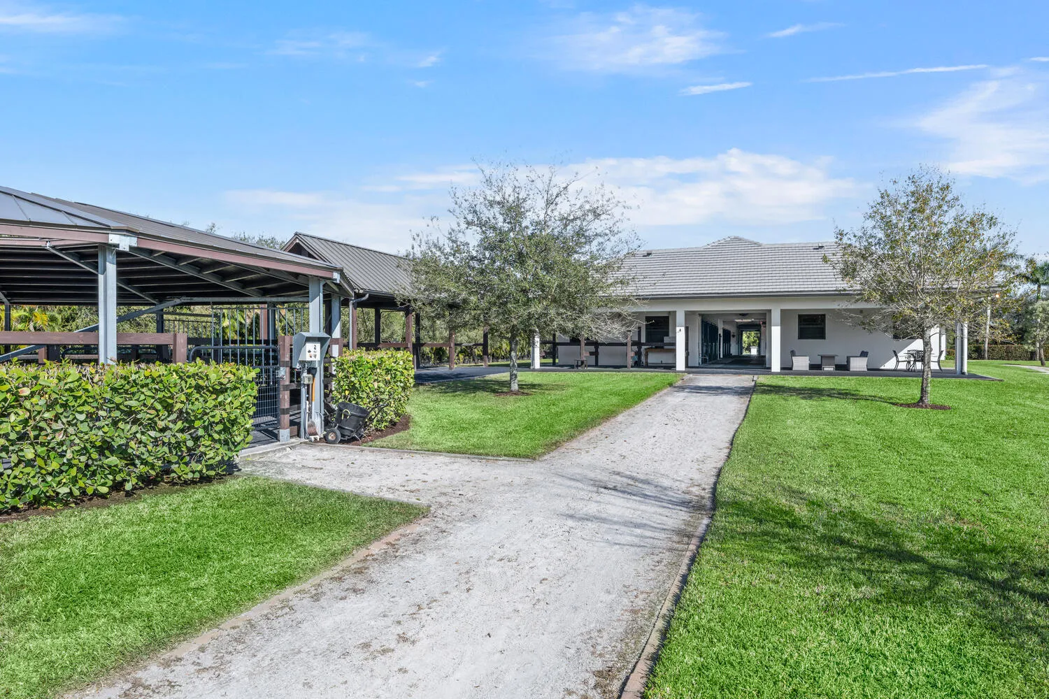 4915 Stables Way Wellington FL-large-080
