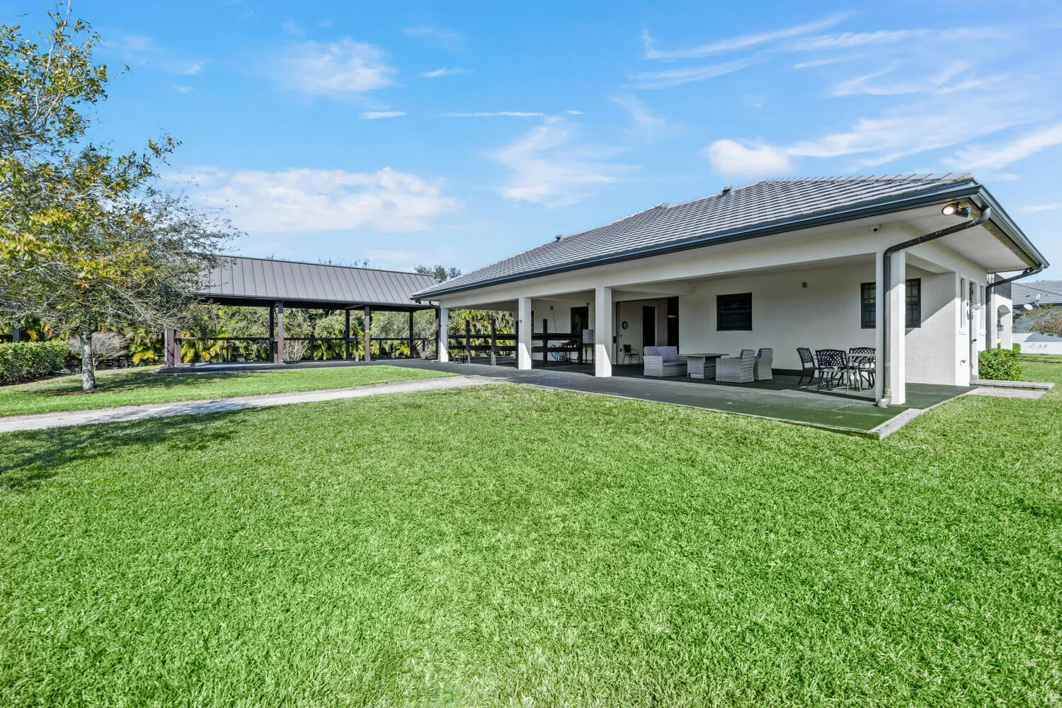 4915 Stables Way Wellington FL-large-052