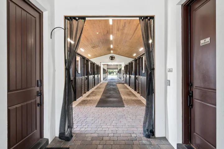 4915 Stables Way Wellington FL-large-020