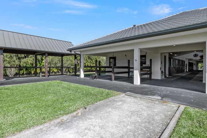 4915 Stables Way Wellington FL-large-054