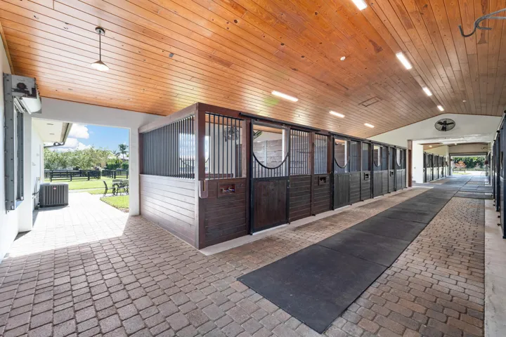 4915 Stables Way Wellington FL-large-021