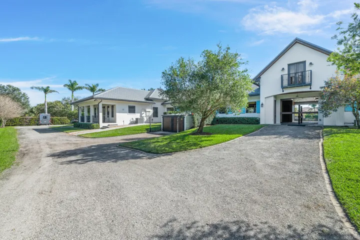 4915 Stables Way Wellington FL-large-066