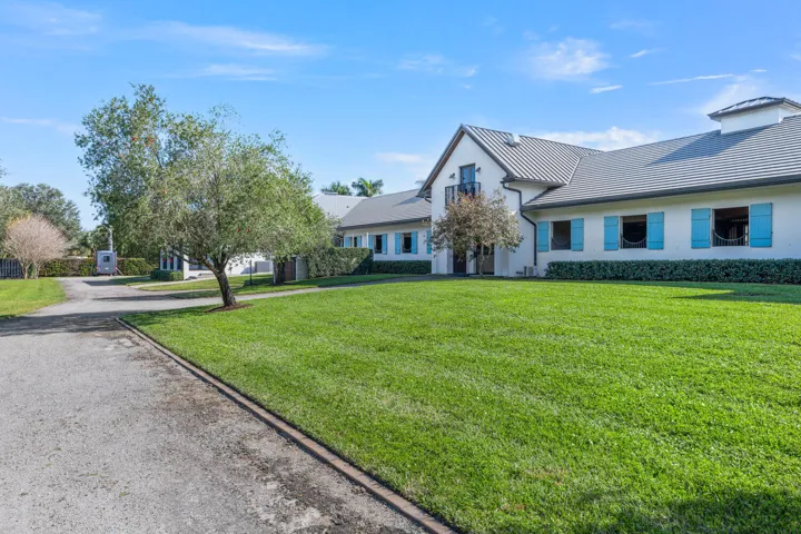 4915 Stables Way Wellington FL-large-065