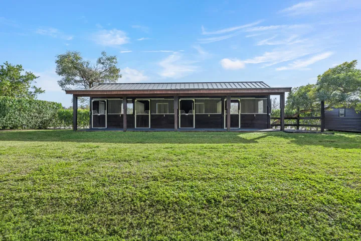 4915 Stables Way Wellington FL-large-093