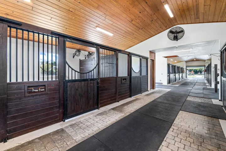 4915 Stables Way Wellington FL-large-028