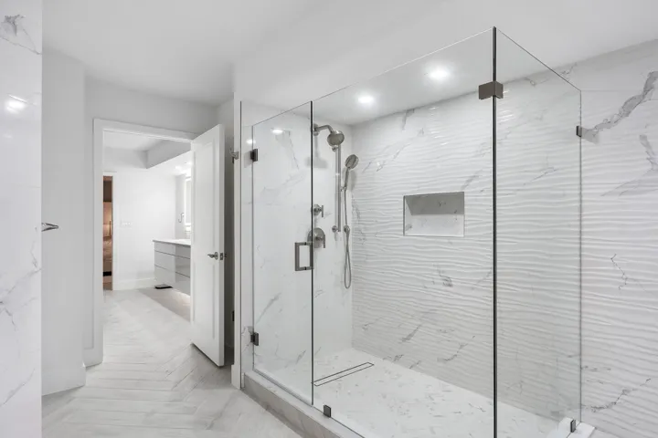 Oversized Primary Shower