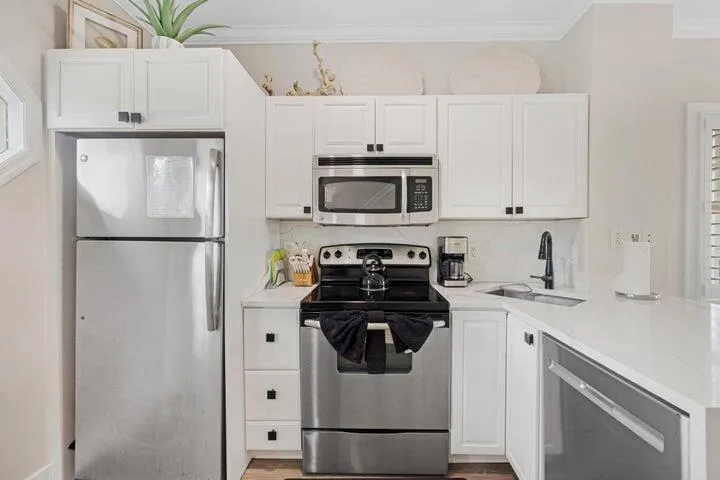 White Kitchen Counters & Countertops