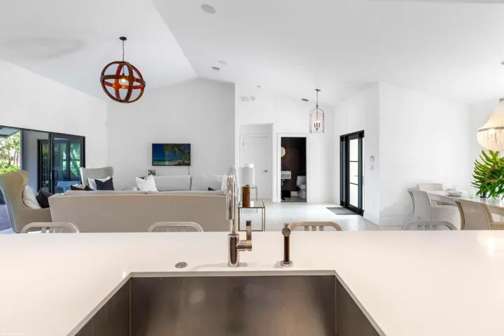15455 DE Havilland Ct 026