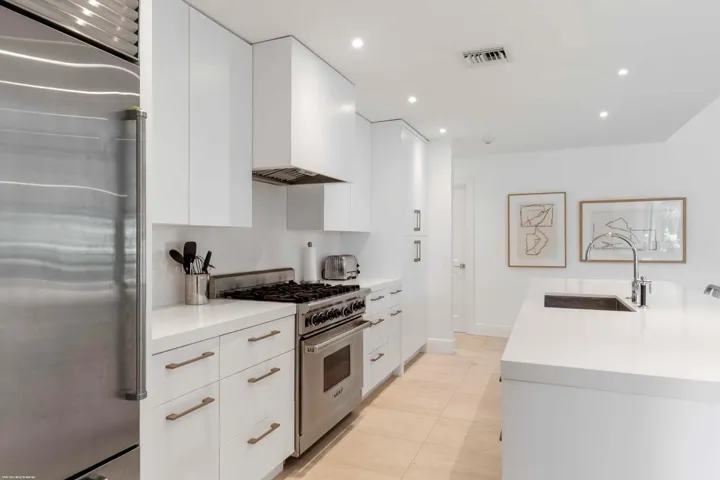 15455 DE Havilland Ct 025